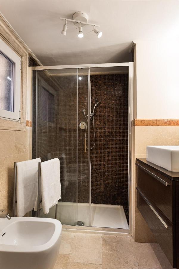 Nsm 71Viadelcorso Appartamento Con Terrazzo Rom Exteriör bild