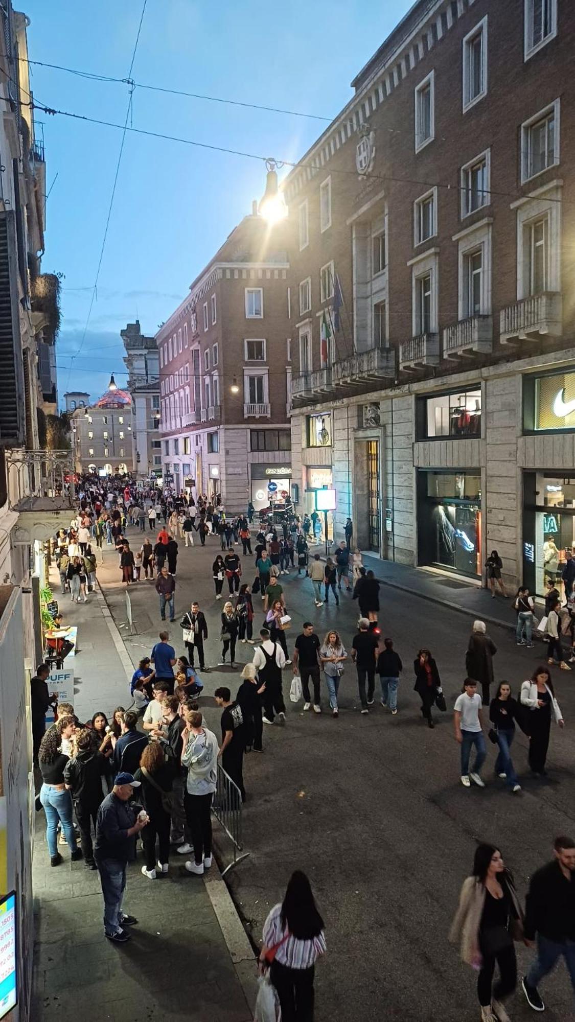 Nsm 71Viadelcorso Appartamento Con Terrazzo Rom Exteriör bild